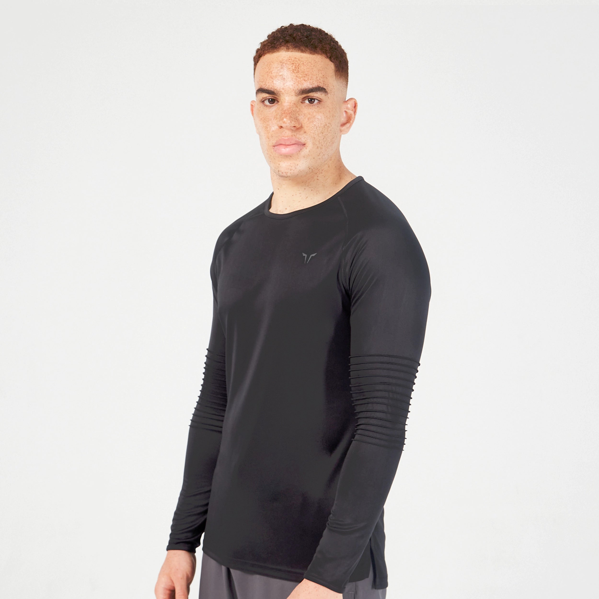 Men's lounge t-shirt-Essential Agility Long Sleeves Tee - Black