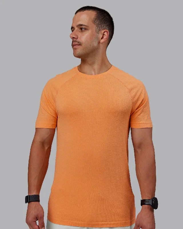 Men's collegiate t-shirt-AeroFLX+ Seamless Tee - Cantaloupe/Cantaloupe Marl