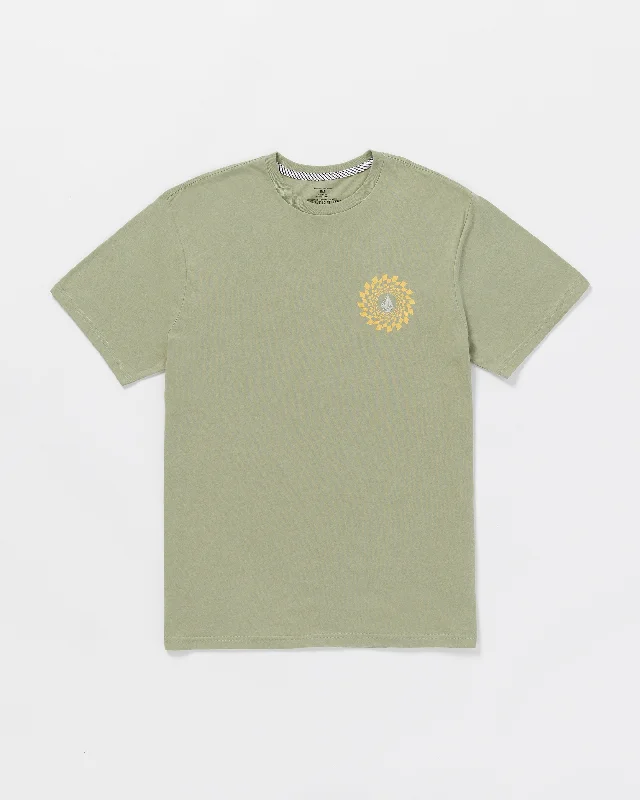 Men's dressy t-shirt-Easy Orbit Short Sleeve Tee - Green Tea